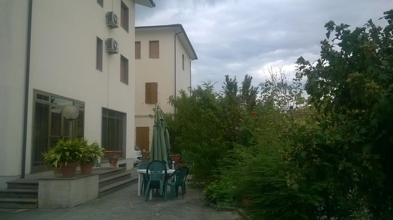 Da Beppe Hotel Chiesina Uzzanese Buitenkant foto