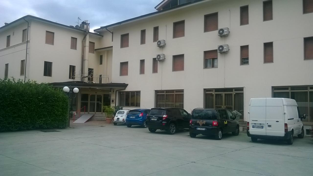 Da Beppe Hotel Chiesina Uzzanese Buitenkant foto
